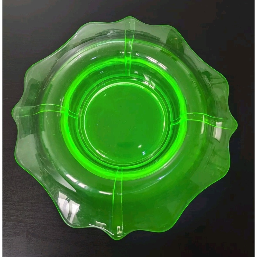 Cambridge Large Console Bowl Green Glowy Glass‎ Rolled Rare Glowy